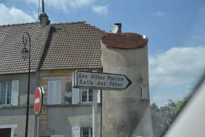 HEADING SOUTH FROM PARIS(018)